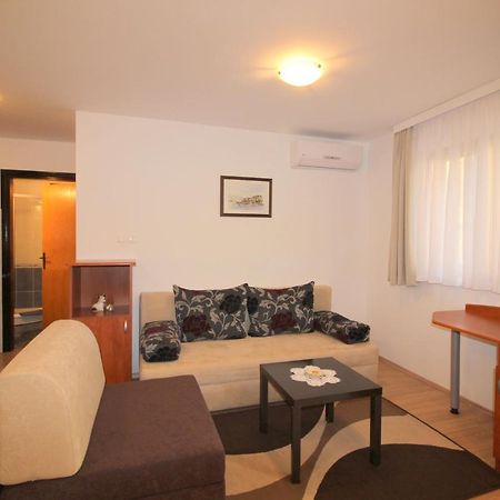 Appartamento Gogo 2+2 Novigrad Istria Esterno foto