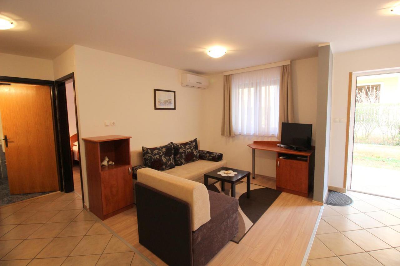 Appartamento Gogo 2+2 Novigrad Istria Esterno foto